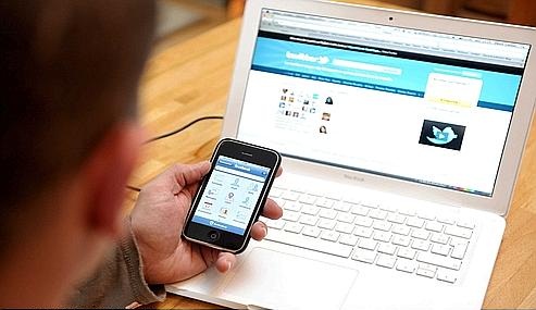 RESEAUX SOCIAUX SUR INTERNET : illustration